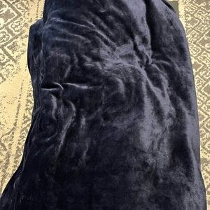 Kirkland Signature Deep Blue Heated Blanket Queen Size